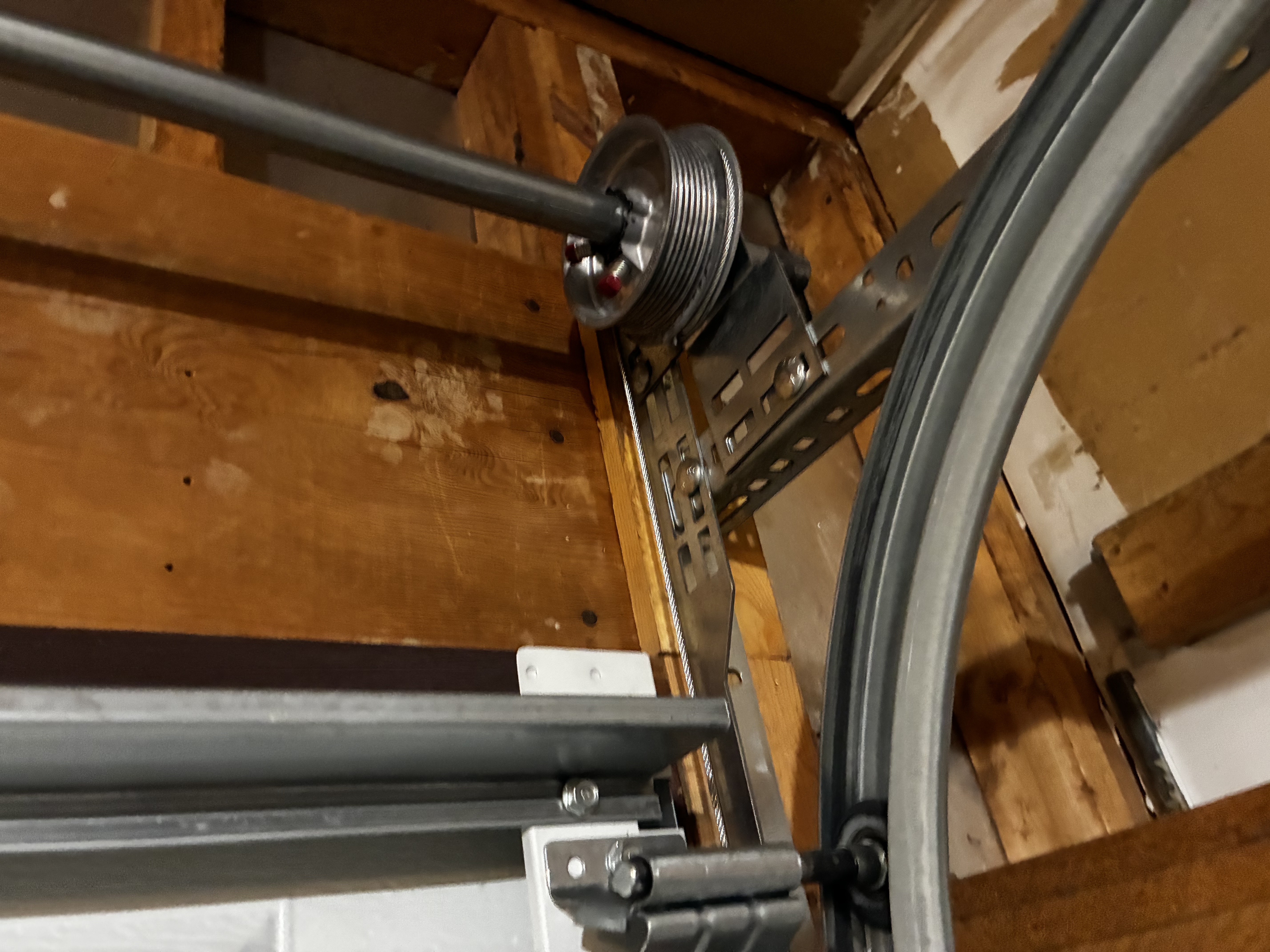Garage door cable replaced after fraying damage